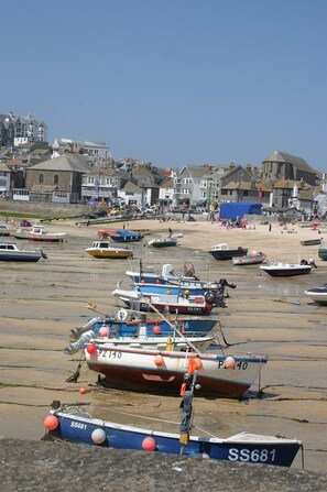 Beach nearby -  Peaceful with Patio in Downalong, Moments from Beaches, Harbour, Town, Parking (St Ives)