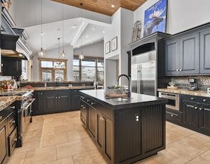 Fridge, microwave, oven, stovetop - HOLIDAY SPECIALS BOOKING NOW! (Park City)