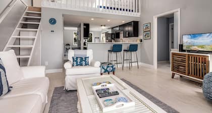 Home Away From Home! 3 Bedroom Home Completely Updated; community pool access and BHI club access