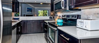 Home Away From Home! 3 Bedroom Home Completely Updated; community pool access and BHI club access