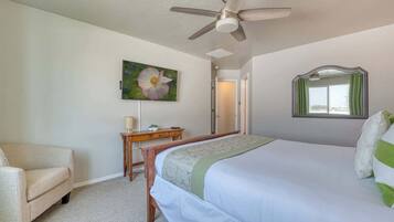 4 bedrooms, desk, iron/ironing board, travel crib