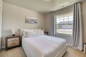 4 bedrooms, desk, iron/ironing board, travel cot