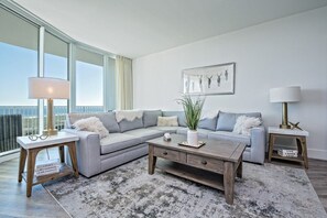 Smart TV, libros y impresora 