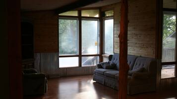 Smart-TV, peis, videospill og DVD-spiller