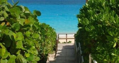 3 bedroom Town House, Paradise Island, Ocean Front Property