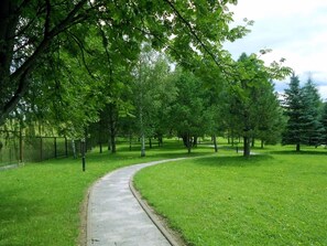 المنطقة المحيطة بالمنشأة