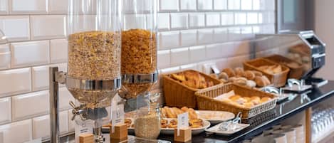 Free daily continental breakfast
