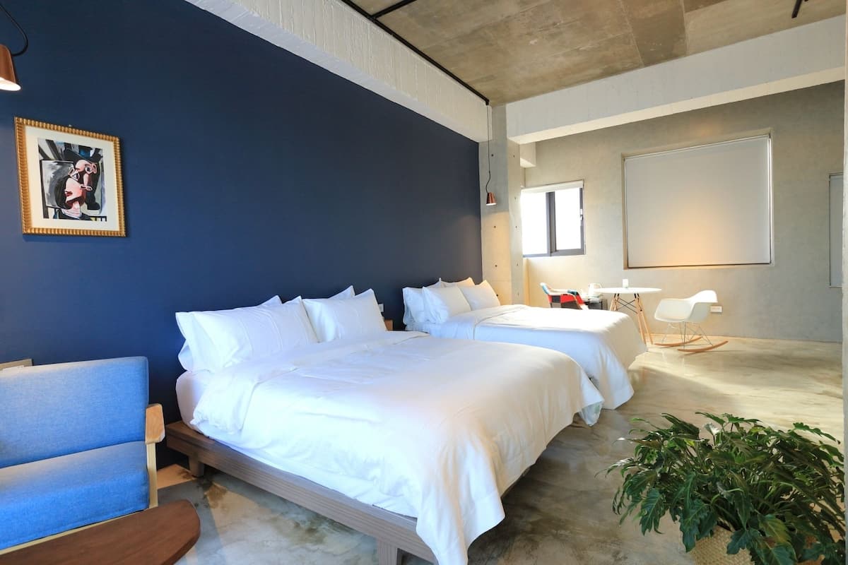 Ropa de cama de alta calidad, cubrecamas y cortinas blackout