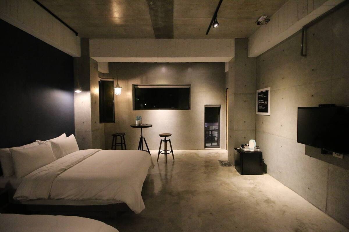 基础四人房, 2 张双人床, 无烟房 | 高档床上用品、羽绒被、遮光窗帘、隔音