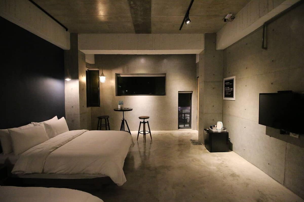 Ropa de cama de alta calidad, cubrecamas y cortinas blackout