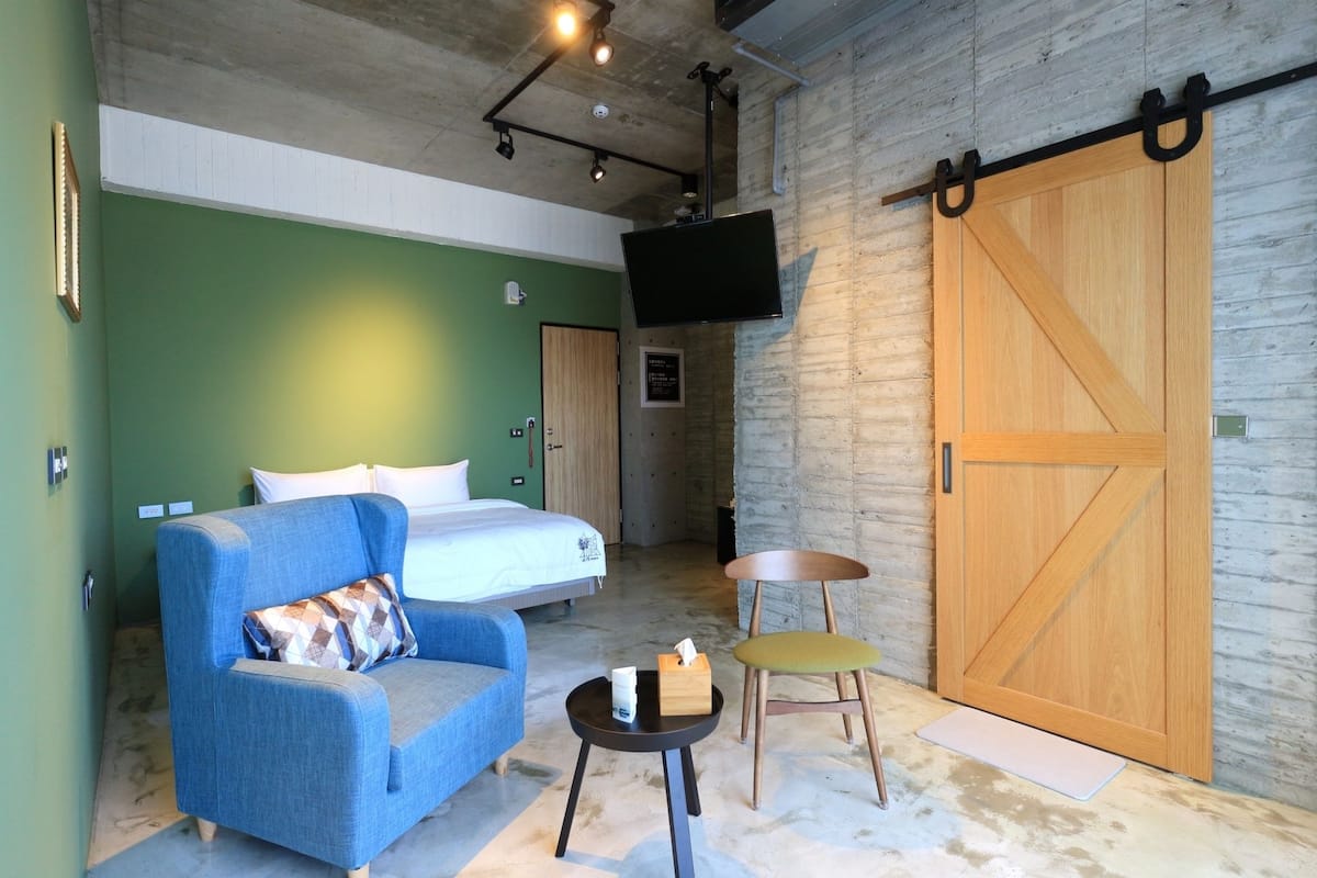 Ropa de cama de alta calidad, cubrecamas y cortinas blackout