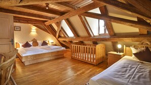 Kamar Triple