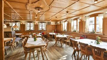 Lunch and dinner served, German cuisine