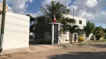 Entrada de la propiedad