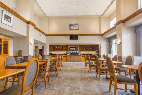 Dining - Humphrey Inn and suites (Winnipeg)