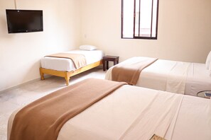 Dormitorio condiviso Basic, dormitorio misto, non fumatori, bagno condiviso | Tende oscuranti, ferro/asse da stiro, Wi-Fi gratuito, lenzuola