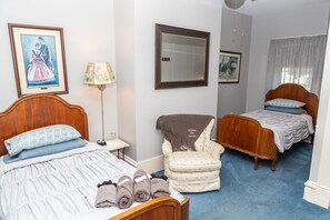 Twin Room (Room 2) | Premium bedding, pillowtop beds, desk, free WiFi - Victoria Inn (Erie)