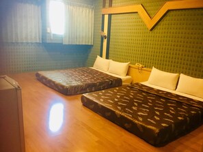 標準四人房 | 書桌、遮光布/窗簾、免費無線�上網、床單