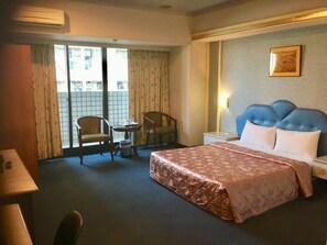 Standard Double Room | Desk, blackout drapes, free WiFi, bed sheets - Hone Lane Business Hotel (Kaohsiung)