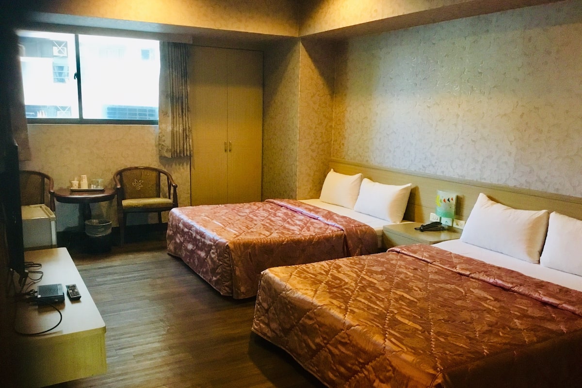 Standard Quadruple Room | Desk, blackout drapes, free WiFi, bed sheets