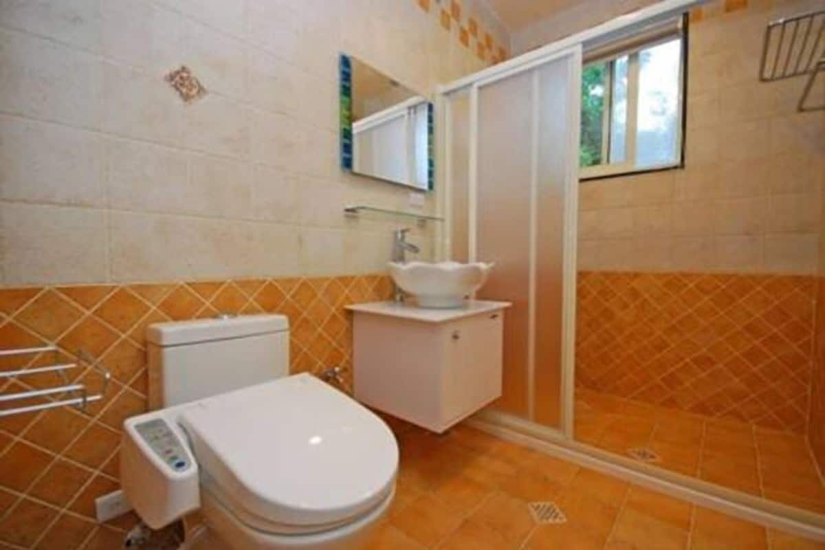 Classic Tek Büyük Yataklı Oda | Banyo | Ücretsiz banyo/kozmetik ürünleri, saç kurutma makinesi, terlik, havlu