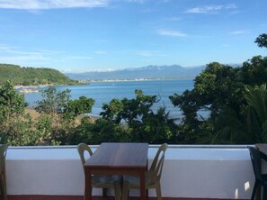 Se ofrece un desayuno a la carta (100 PHP por persona)