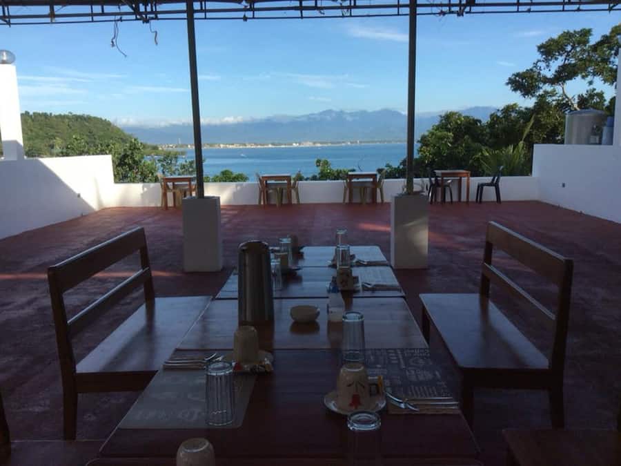 Desayuno a la carta diario (PHP 100 por persona)