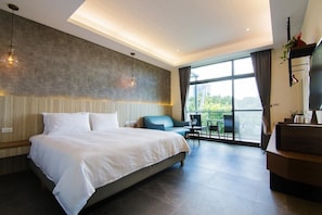Standard Double Room, City View | Desk, blackout drapes, free WiFi, bed sheets - Hu An-The Lakeside House (Yuchi)