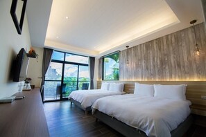 Standard Quadruple Room, City View | Desk, blackout drapes, free WiFi, bed sheets - Hu An-The Lakeside House (Yuchi)