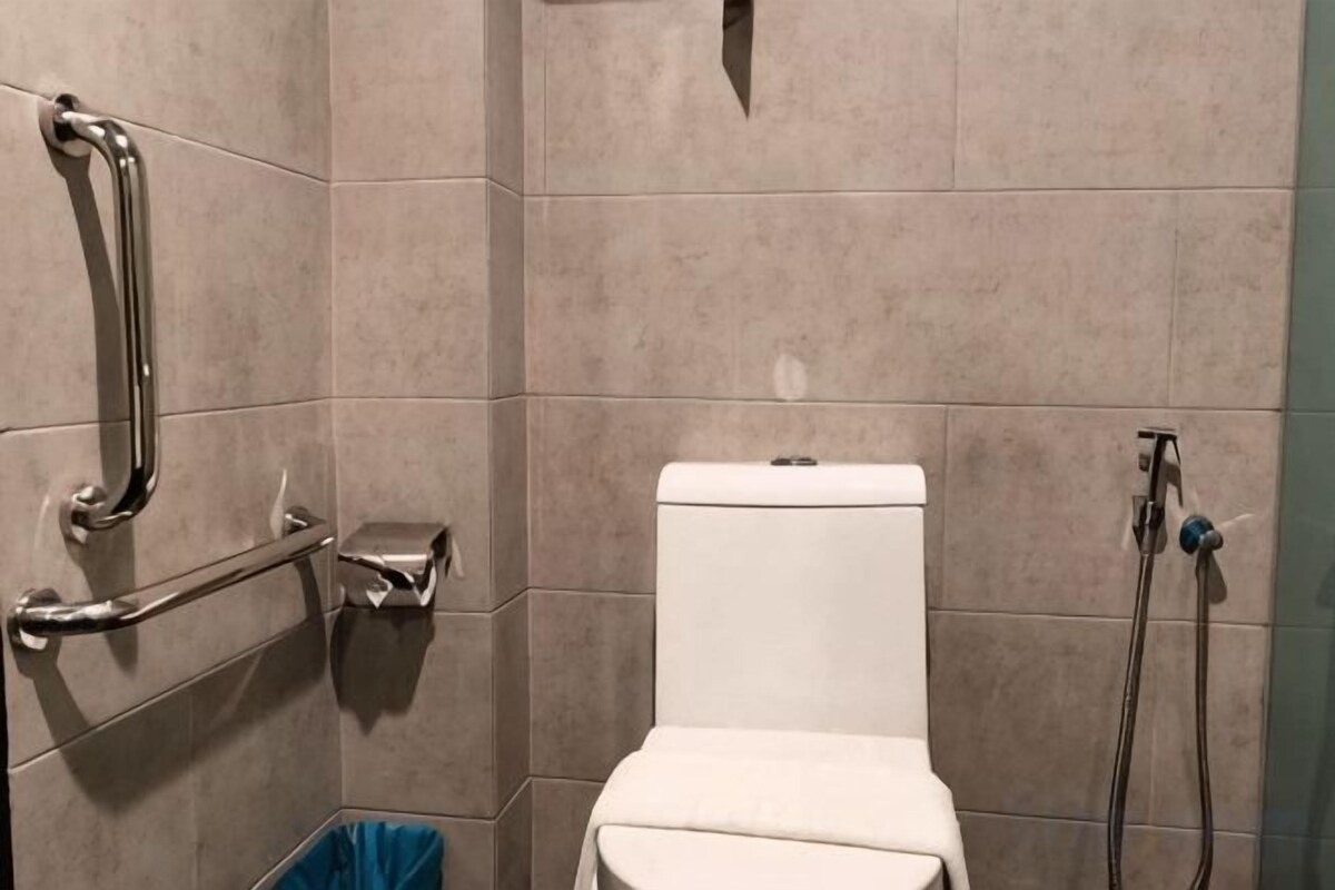 Phòng tắm | Buồng tắm vòi sen, đồ dùng nhà tắm miễn phí, máy sấy tóc 
