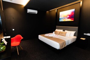 1 bedroom, desk, blackout curtains, free WiFi