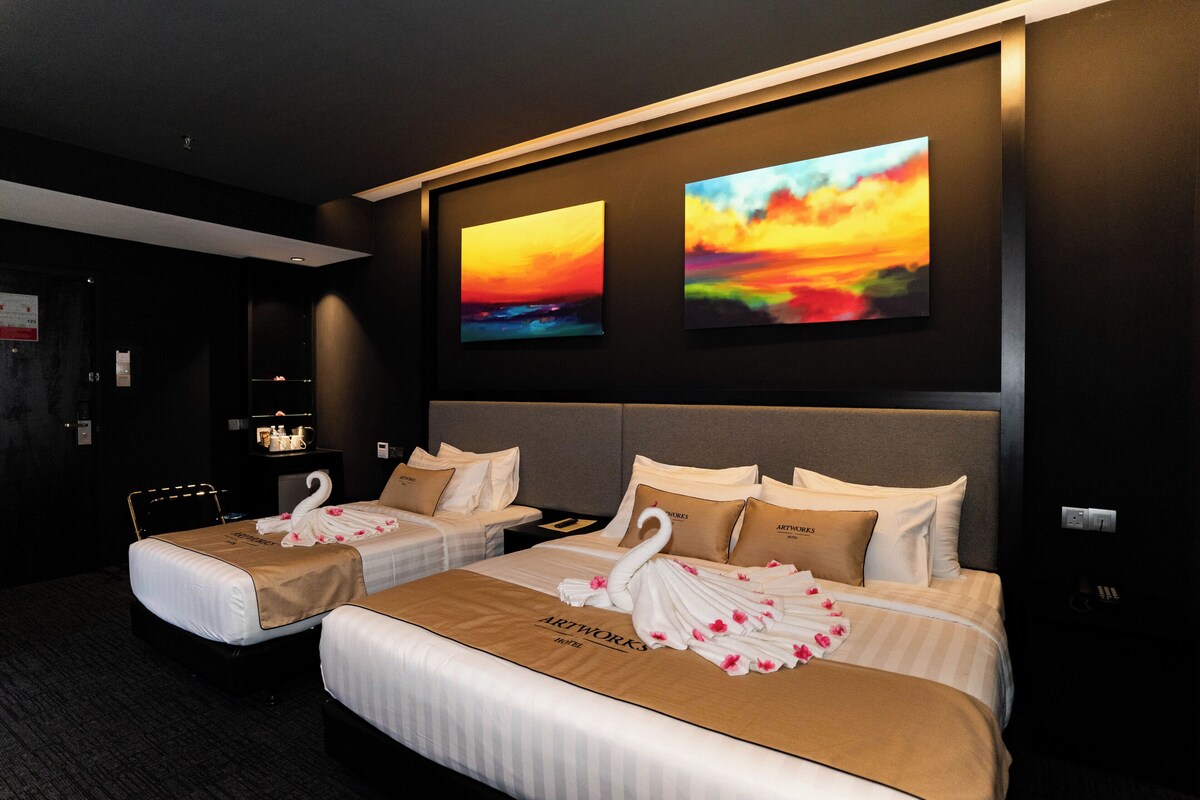 Family Suite | Desk, blackout drapes, WiFi (free), bed sheets