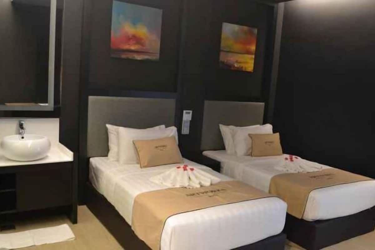 1 bedroom, desk, blackout curtains, free WiFi