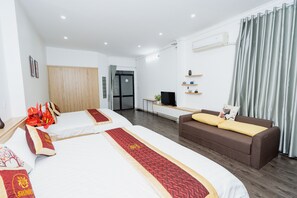 Shjmily House (Foxury) | Desk, iron/ironing board, free WiFi - Shjmily House (Da Nang)