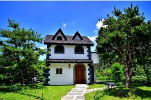 Building design - mushroomhillcamping (Puli)