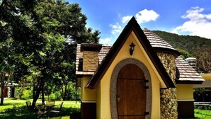 Building design - mushroomhillcamping (Puli)
