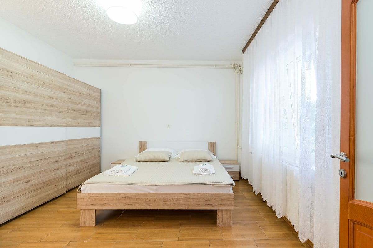 Soundproofing, iron/ironing board, free WiFi, bed sheets