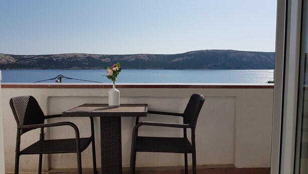 Comfort Studio, 2 Twin Beds, Sea View | Balcony - Apartments Novalja (Novalja)