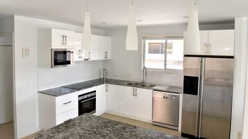 Exclusive House, Multiple Beds, Accessible, Canal View | Private kitchen