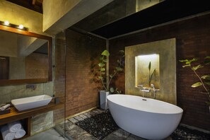 Familienvilla, Mehrere Betten, Badewanne | Badezimmer