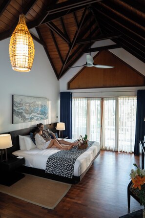 ラグジュアリー ヴィラ キングベッド 1 台 プライベートプール オーシャンビュー | ミニバー、デスク、防音設備、アイロン / アイロン台