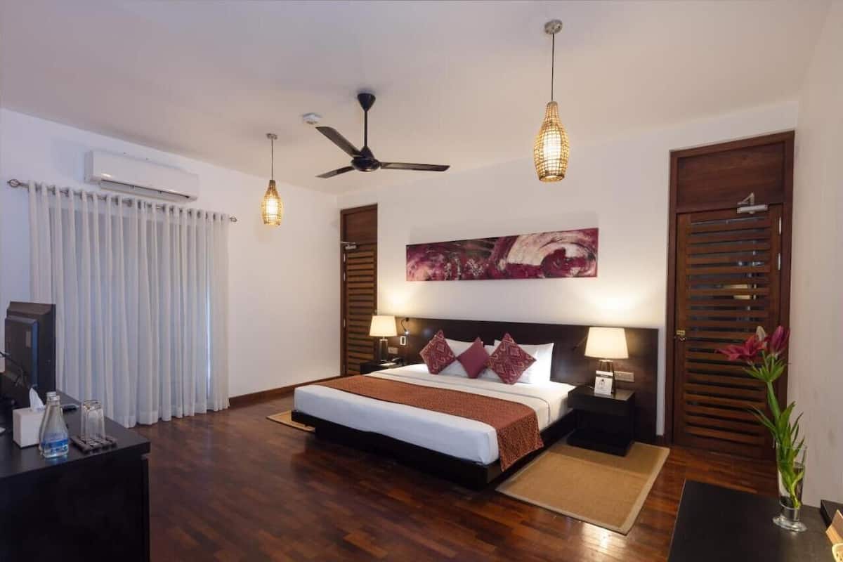Classic Villa, 1 Katil Raja (King), Private Pool | 1 bilik tidur, bar mini, meja, kalis bunyi