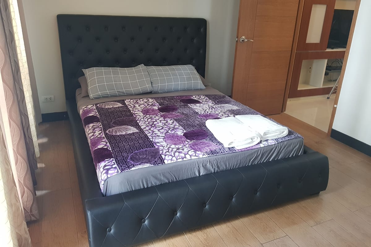 Premier Condo, 1 Bedroom, Non Smoking, City View | 1 bedroom, premium bedding, individually furnished, free WiFi