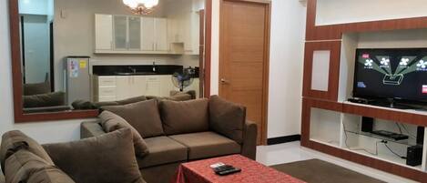 Premier Condo, 1 Bedroom, Non Smoking, City View | Living area
