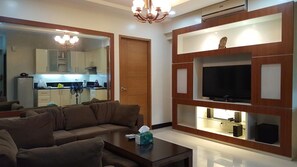 Premier Condo, 1 Bedroom, Non Smoking, City View | Living area - Morgan Suites (Taguig)