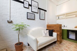 Phòng đôi Elite | Bàn, màn/rèm cản sáng, phòng cách âm 