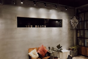 Porch - You Worth It Inn (Hualien City)