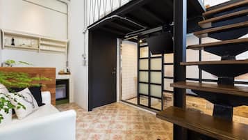 Elite Double Room | Desk, blackout drapes, soundproofing, free WiFi