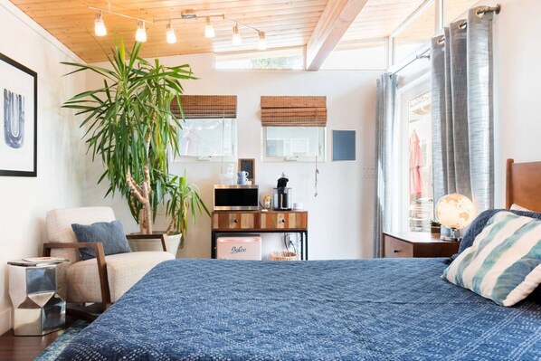 1 bedroom, desk, iron/ironing board, travel cot