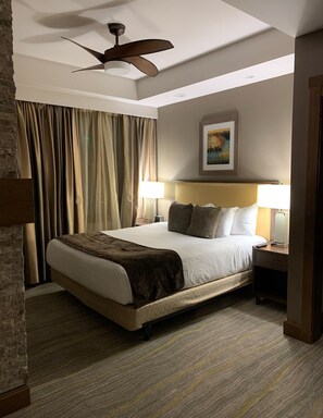 2 bedrooms, in-room safe, iron/ironing board, free WiFi - Northstar Ski Resort. 2 Bedroom Condominium with Den, 1600 Sq ft, Sleeps 8. (Truckee)